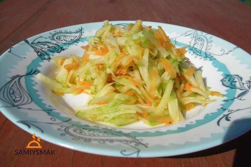 Салат из зелёной редьки с морковью