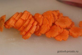 Морковь нарезанная ломтиками