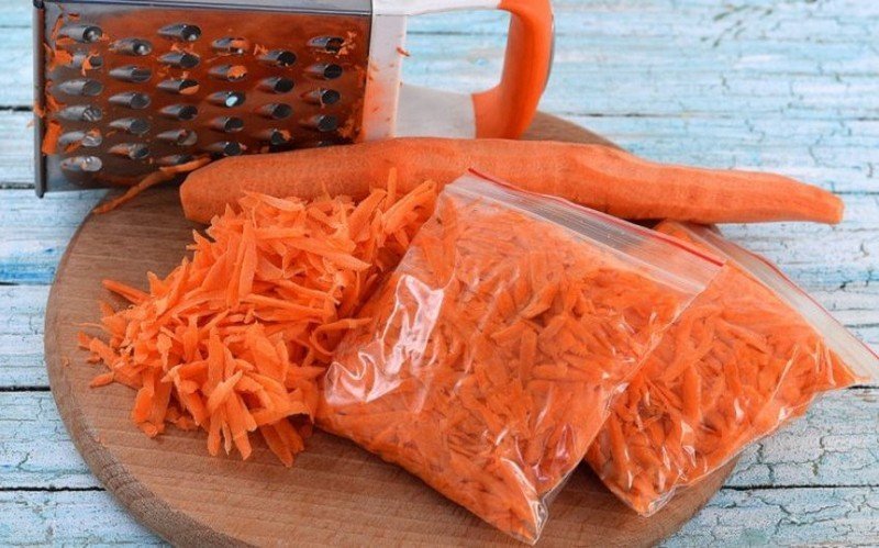 Вареная тертая морковь