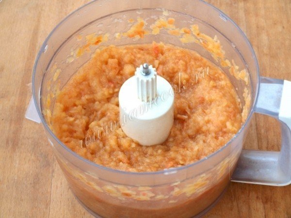 Измельчение моркови в блендере