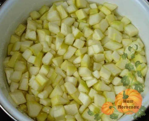 Кабачки в ананасовом соке кубиками