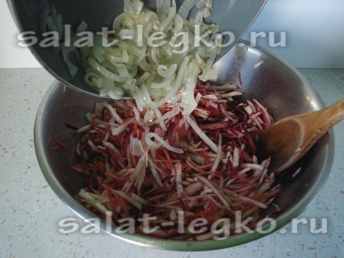 Корейский салат из капусты и свеклы