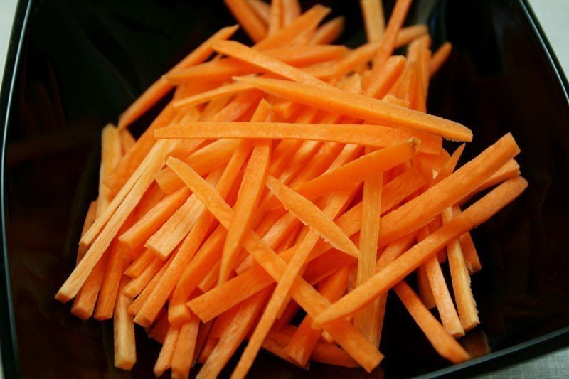 Морковь брусочками для плова