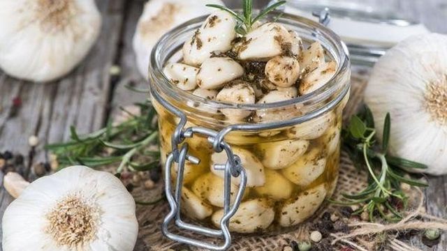 19 очень вкусных рецептов приготовления заготовок из чеснока на зиму